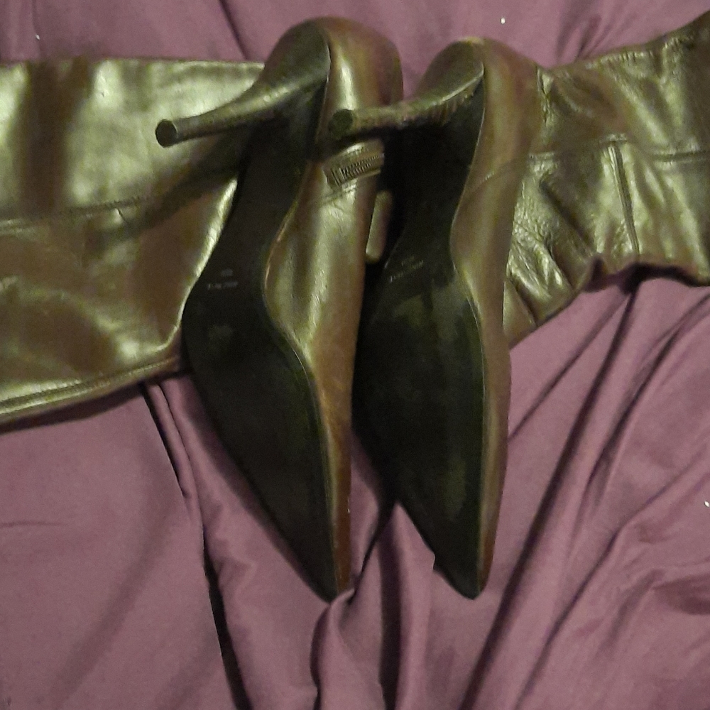 Boots - Picture 5 of 8